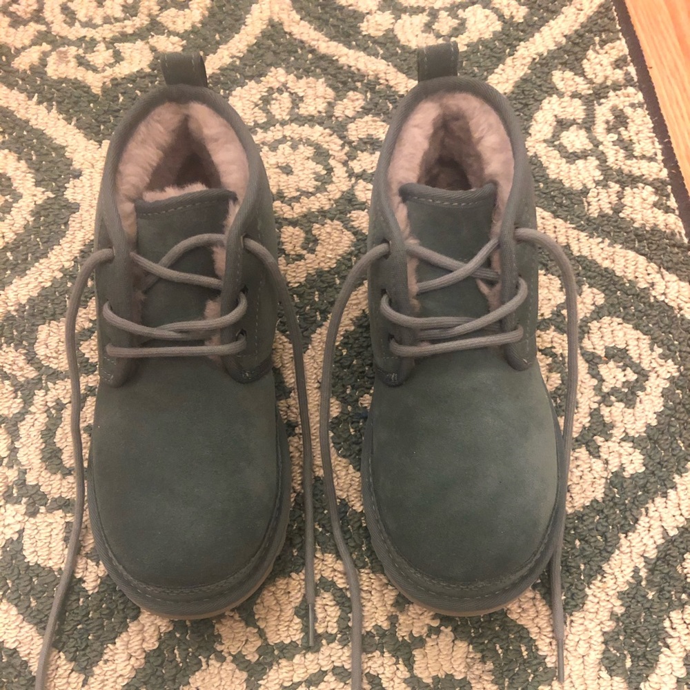 UGG